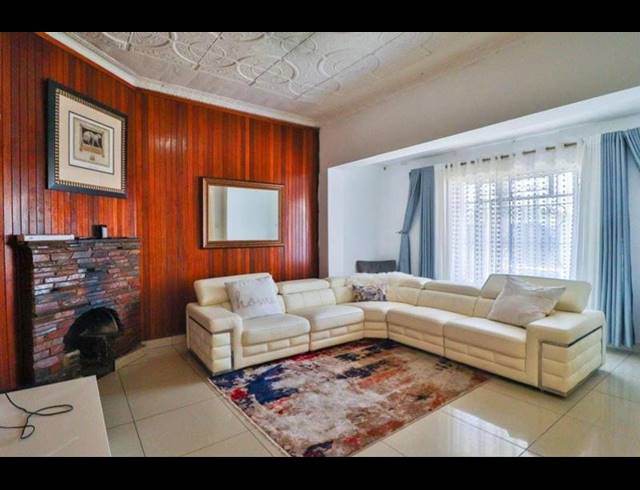 3 BEDROOM HOUSE FOR SALE IN KENILWORTH